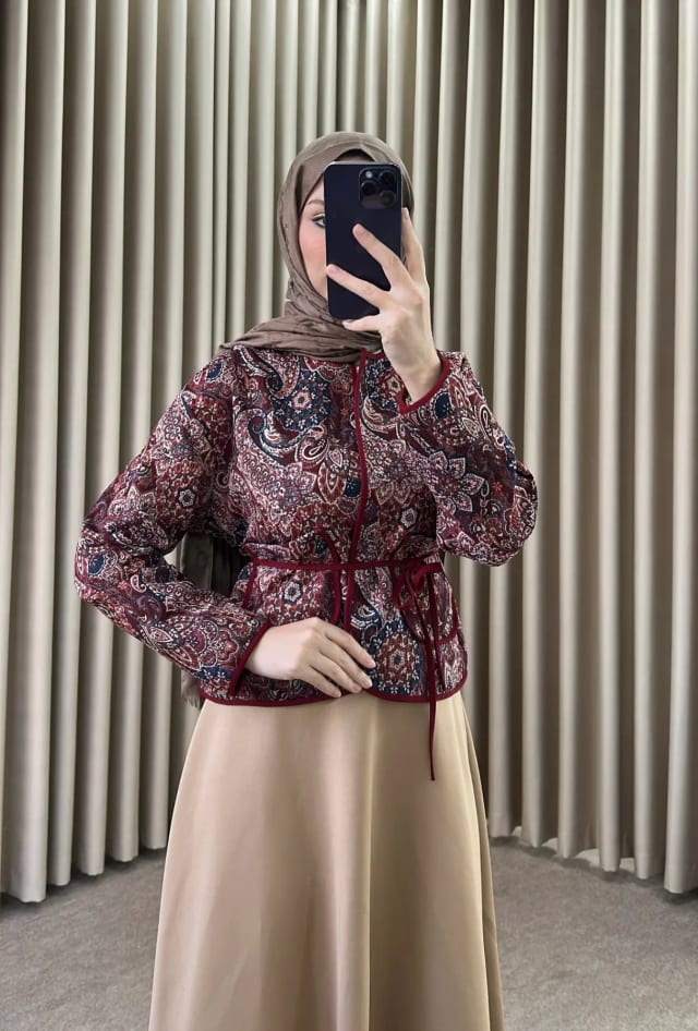 Jakarlı Kapitone Bordo Detay Kp1
